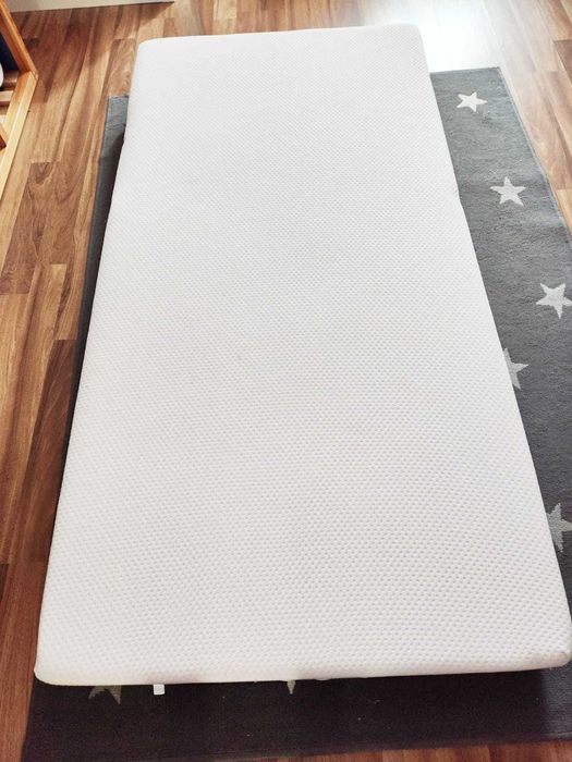Materac, w bardzo dobrym stanie 100\180 cm.Wysokość 20 cm.