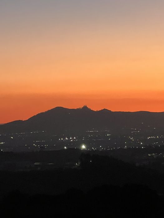 Terreno 6000m2 com um ecrã de um milhão de dólares