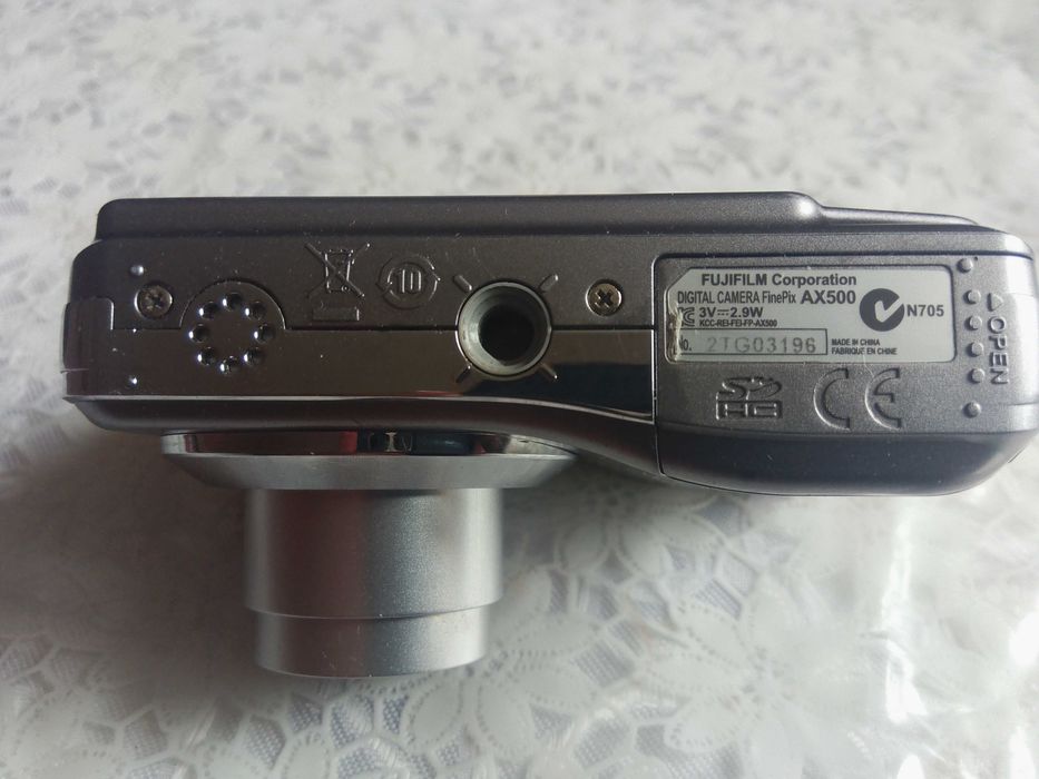 Цифровой фотоаппарат Fujifilm FinePix AX500