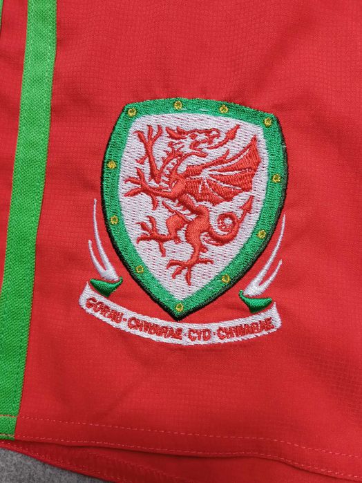 Spodenki piłkarskie Adidas 2015-16 Wales - M
