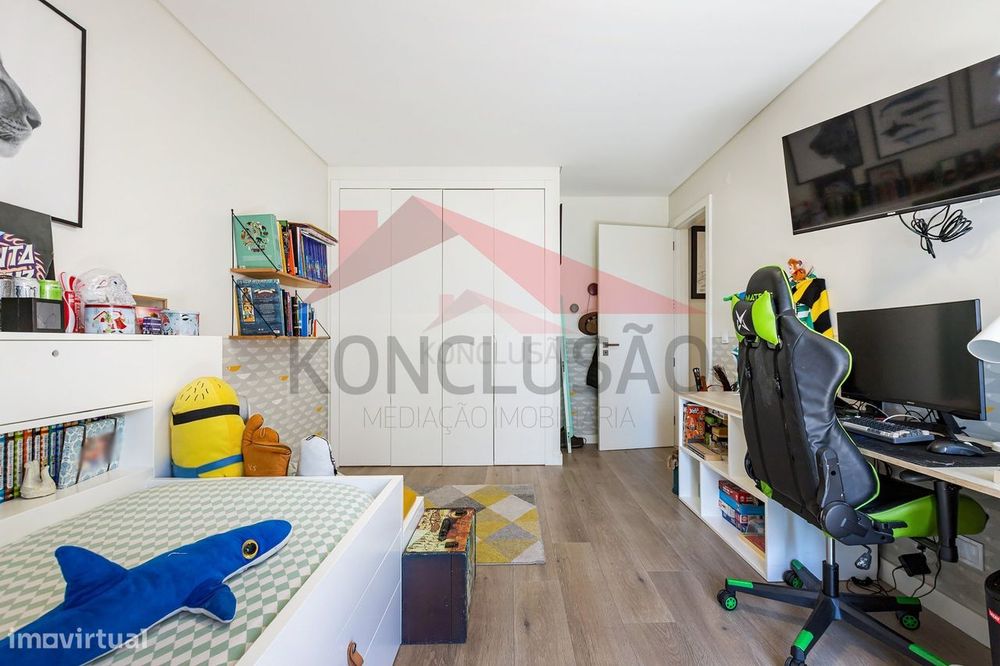 Terraços da Ponte - T3 em ótimo estado com garagem e arrecadação