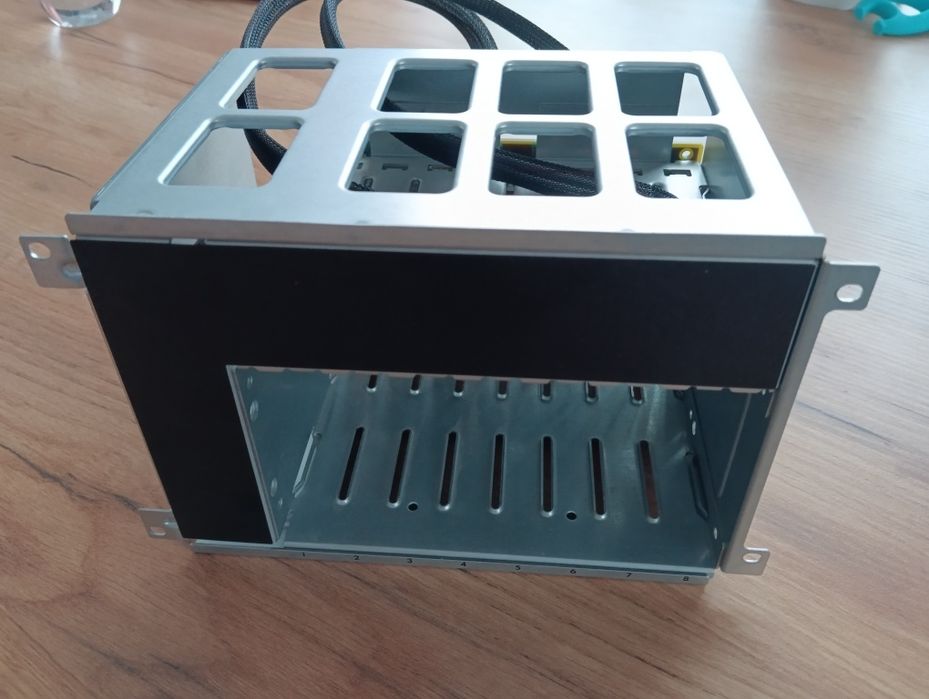 HP SFF HDD Cage + Backplane ML350 G6