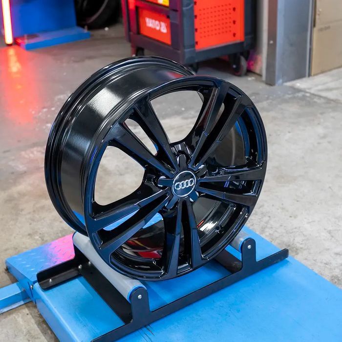NOWE ORYGINALNE Felgi aluminiowe Audi 18" A3 A4 A6 A8 Q3 TT