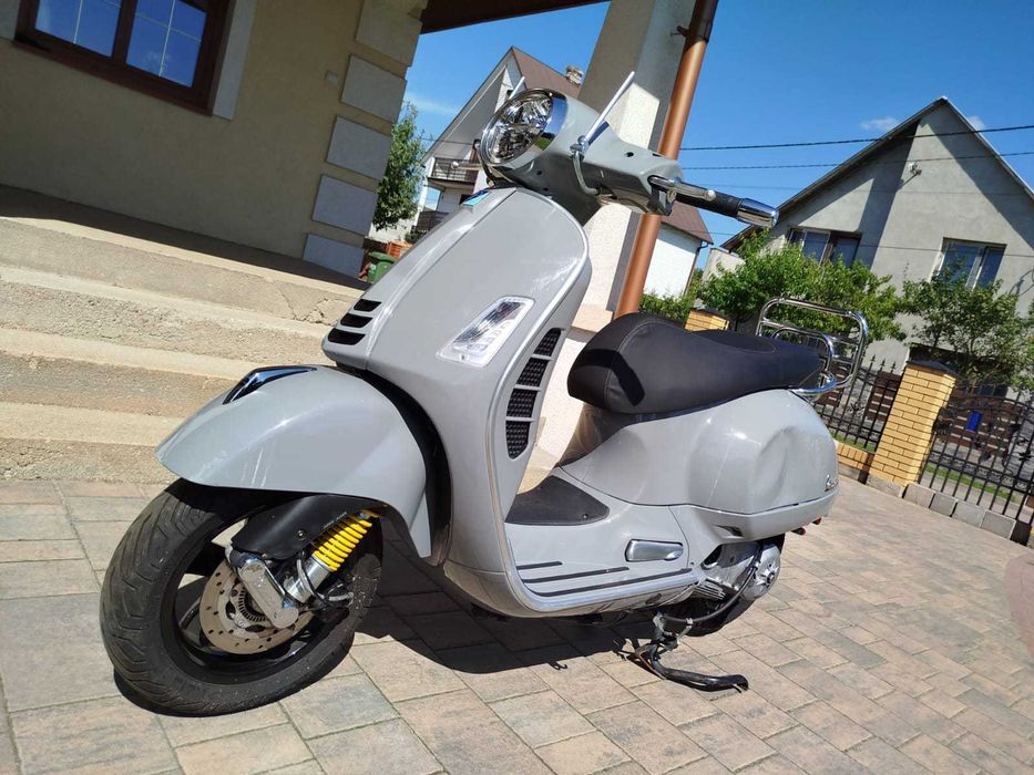 Piaggio Vespa GTS 300, rok 2020