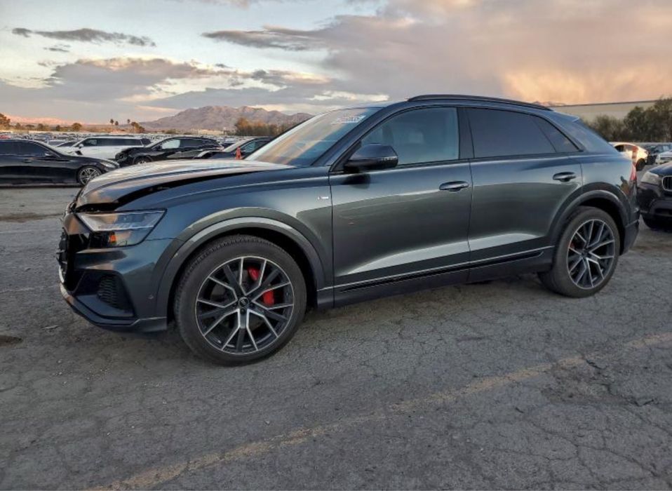 AUDI Q8 перед зад права ліва сторона в наявності ОРИГІНАЛ