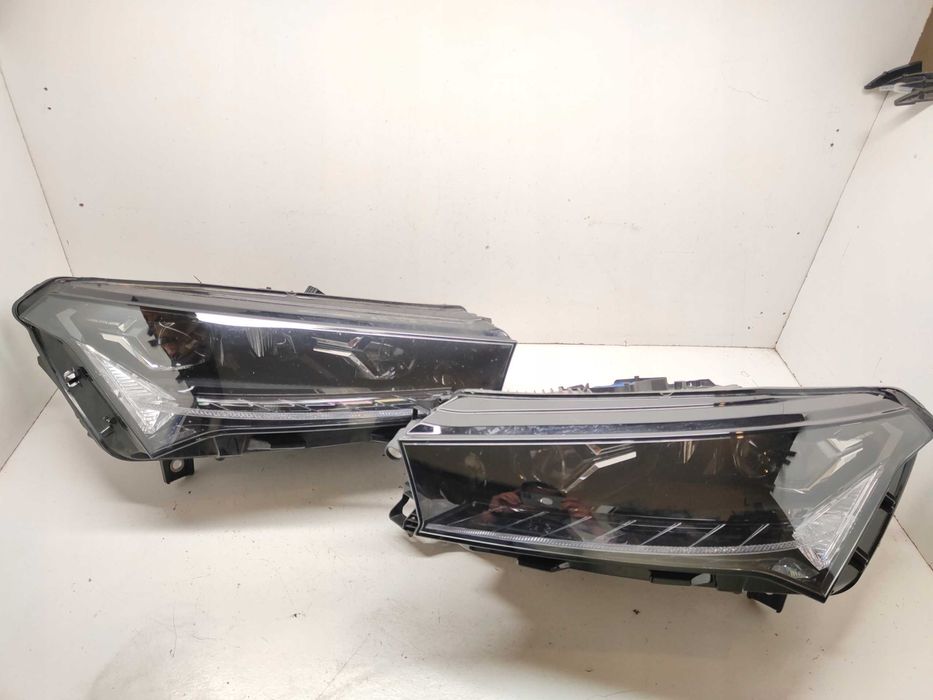 Бампер передній з разборки Шкода Skoda Enyaq Еніак запчастини бу шрот