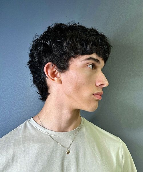 Модель на подовжену стрижку