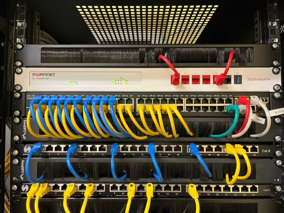 Kamery Alarmy Sieci LAN WiFi Obsługa Firm IT CCTV SSWiN