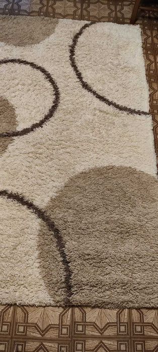 Продам ковер с длинным ворсом