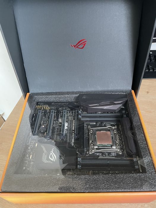 Asus Rampage V edition 10 x99 + I7 6950x select