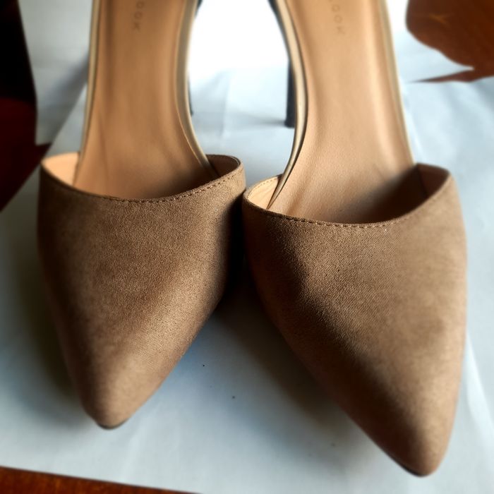 Босоніжки 39 розмір