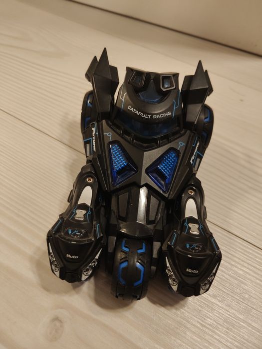 Samochód z motorami