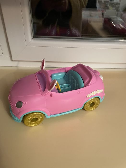 Машинка с куклами