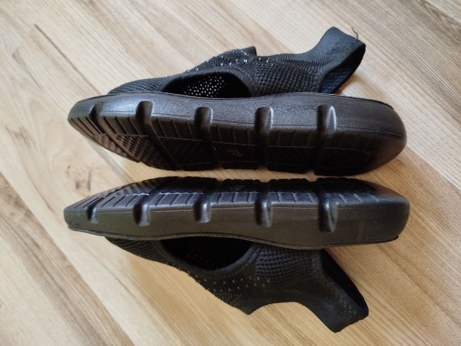 Sandałki czarne 38  stopa 23,5cm