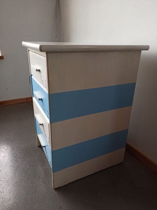 Szafka ,slupek, z szufladami,bielona,morski design.