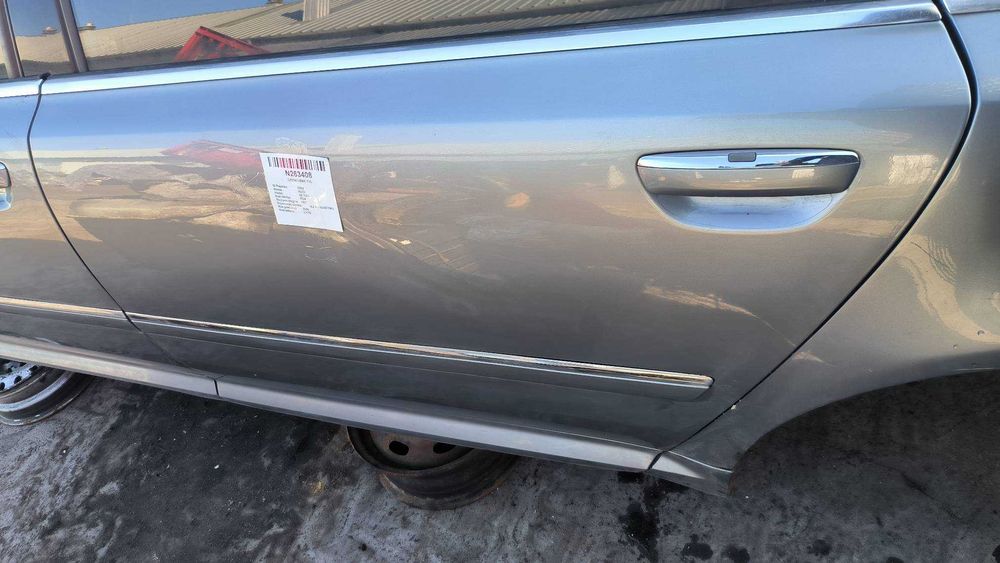 AUDI A8 D3 L 4,2 QUATTRO 2006r. Drzwi lewe i prawe tył