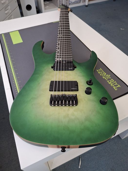 Harley Benton Amarok-BT EGNT Quilted Burst 7 
13