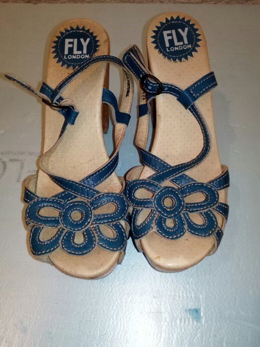 Sandálias Fly London