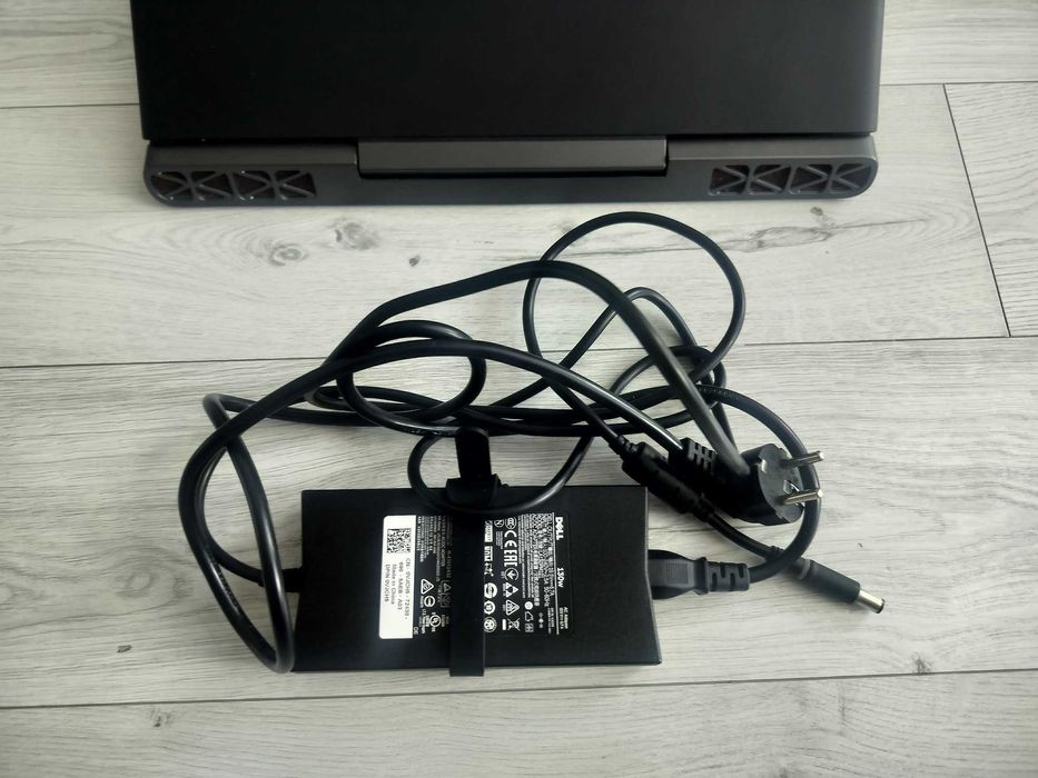 Dell Inspiron 15 7566 | i5-6300HQ | 8GB RAM | 256GB SSD | GTX 960M |