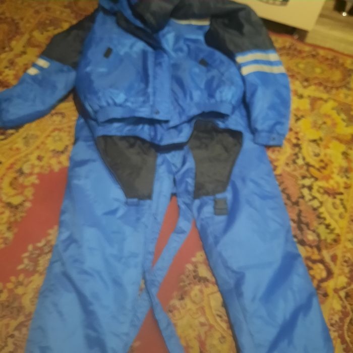 Чоловічий осінній костюм