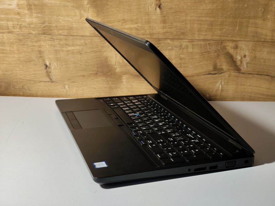 Потужний Dell 15.6" FHD/Core i5-6300U/2.50GHz/12 ОЗП/SSD 256/бат.4 год