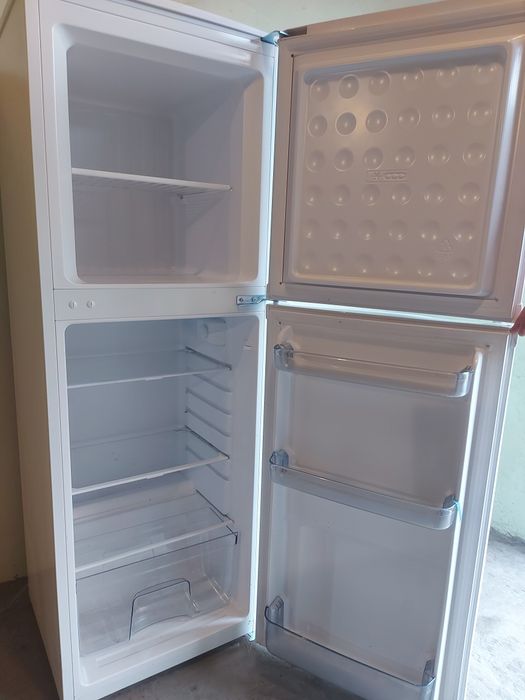 Продам холодильник Grunhelm