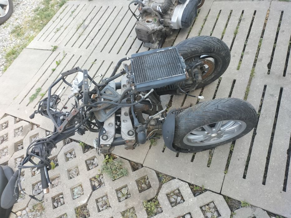 Zawieszenie komplet Piaggio MP3 300,400 Lt