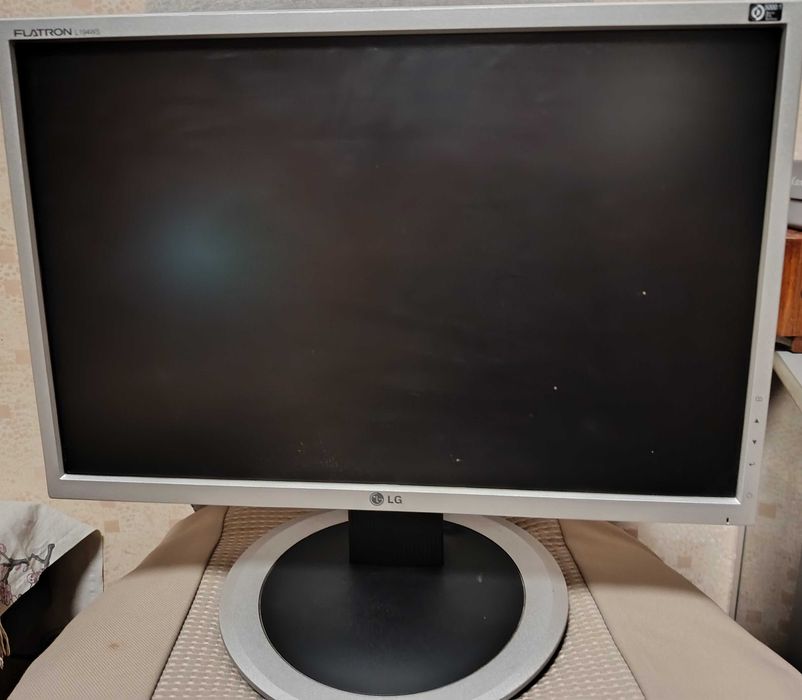 Монитор LG 19 Flatron