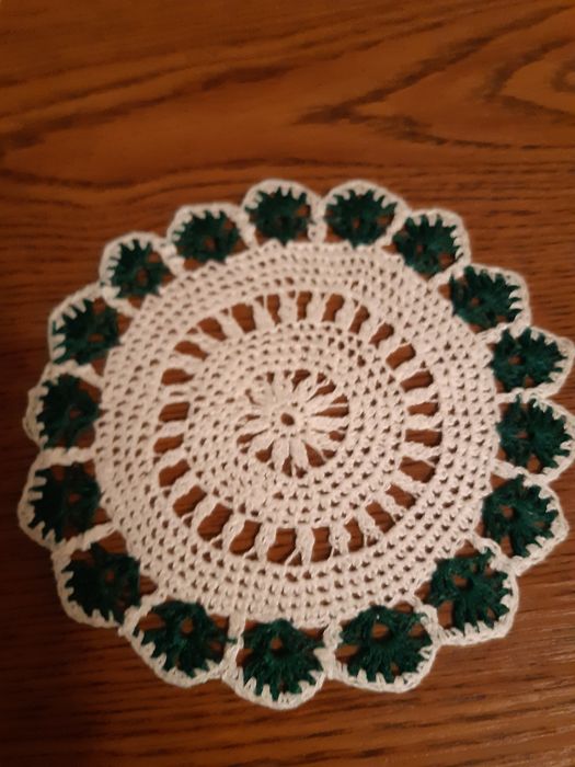 Serwetki szydełkowe komplet