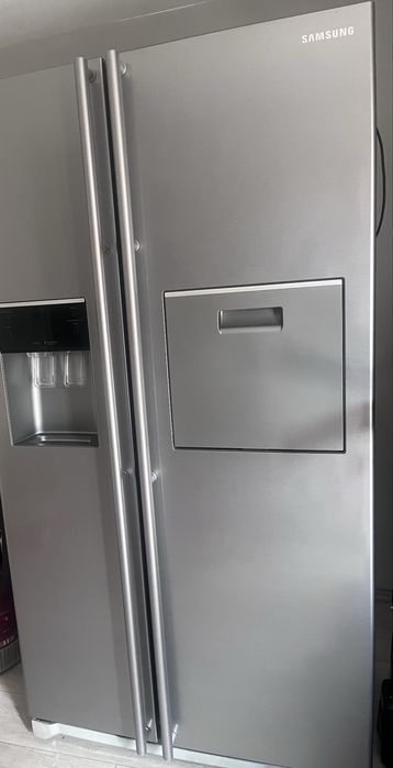 Sprzedam lodówkę samsung  uszkodzona