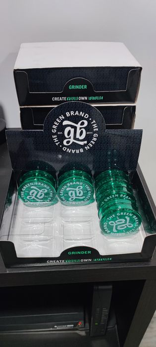 Caixa 12 Grinders GB de plástico moedores
