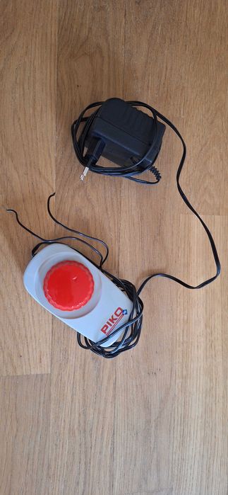 Sterownik z zasilaczem do kolejki PIKO H0