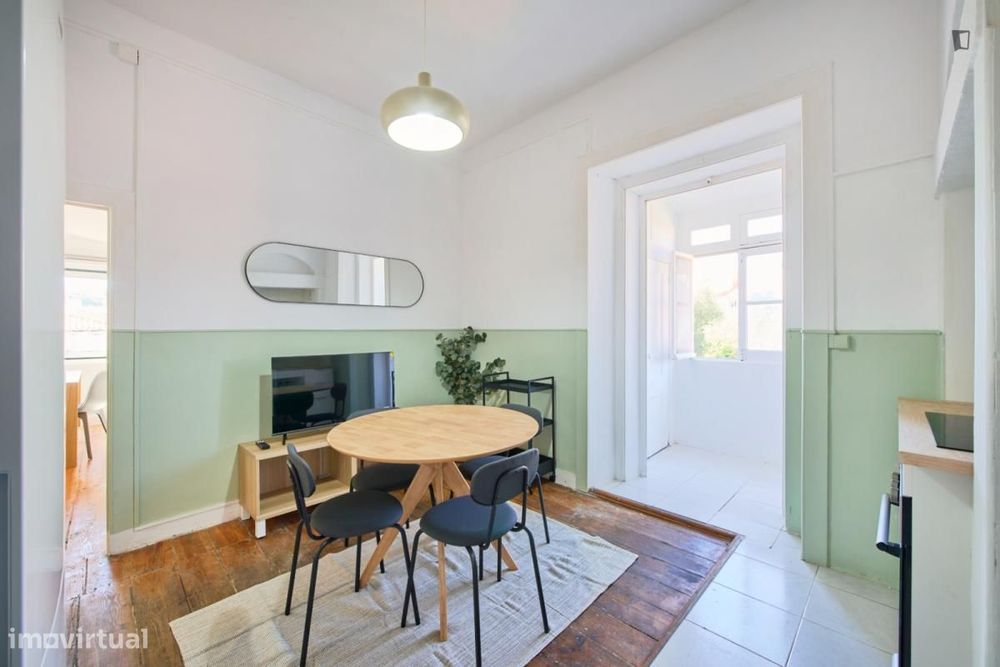Quarto - localizado em São Bento Lisbon