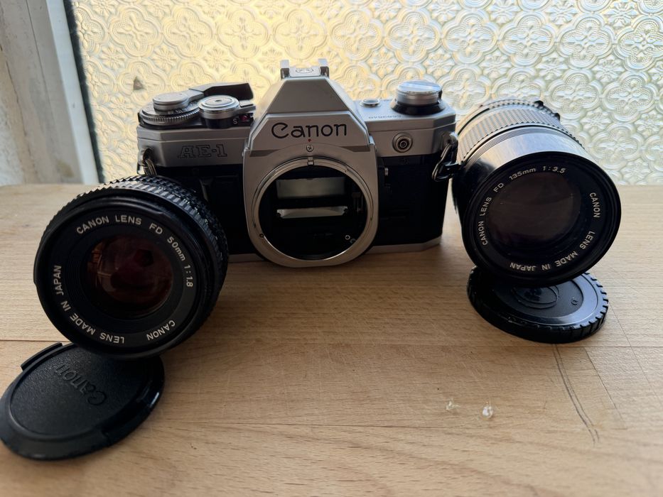 Canon AE-1 impecavel, 2 lentes