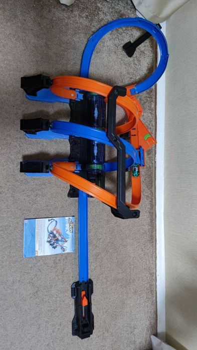 Hot Wheels трек Неймовірний віраж ftb65