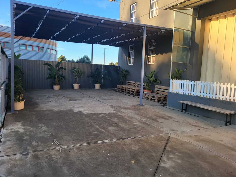 Armazém versátil para arrendamento: total ou metade