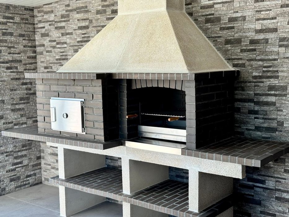 Churrasqueira/forno/kit lavatorio   Excelente qualidade
