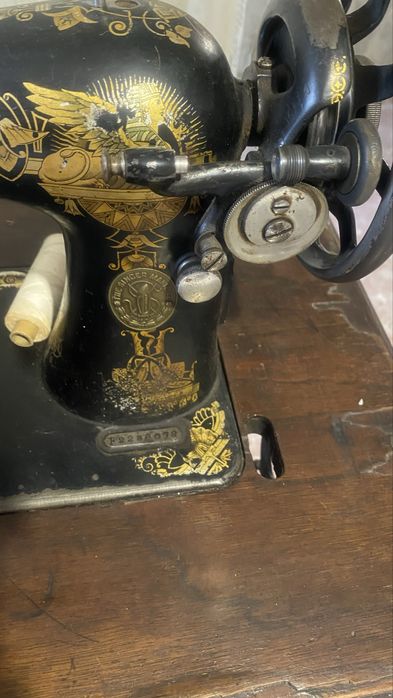 Швейна машинка Singer