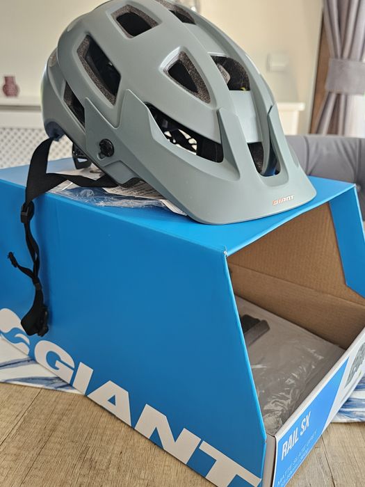 Kask rowerowy Giant RAIL M 55-59 cm