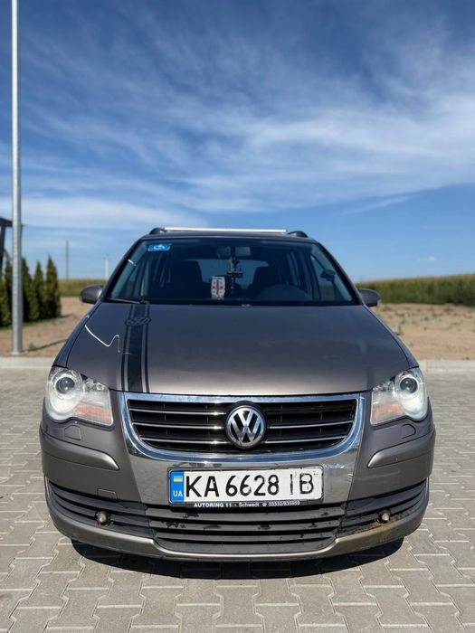 Продам автомобіль  Volkswagen Touran