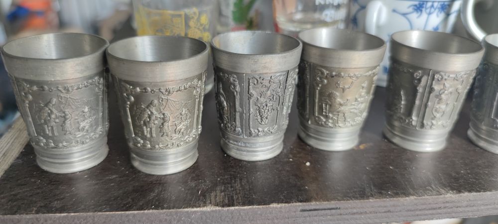 Komplet starych kieliszkow cynowych