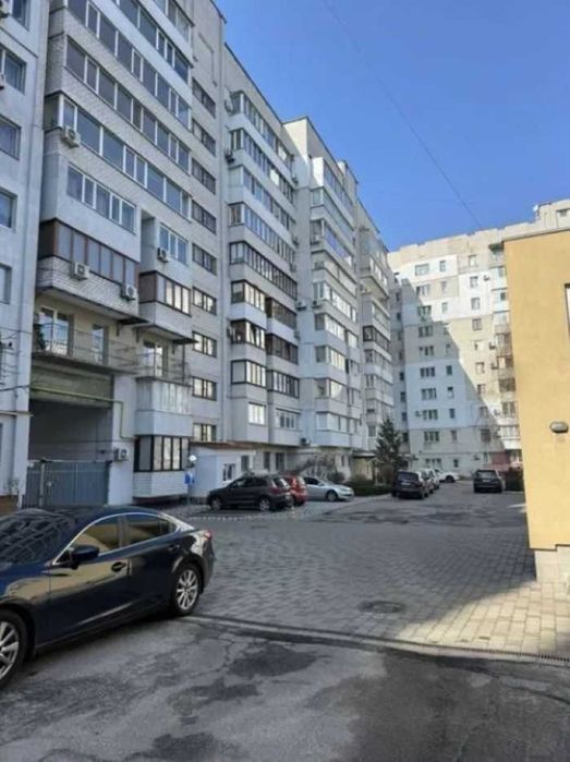 ТЕРМІНОВО!!! Продам 3 кімн. квартиру по вул.Гоголя ЦЕНТР цегляний будинок