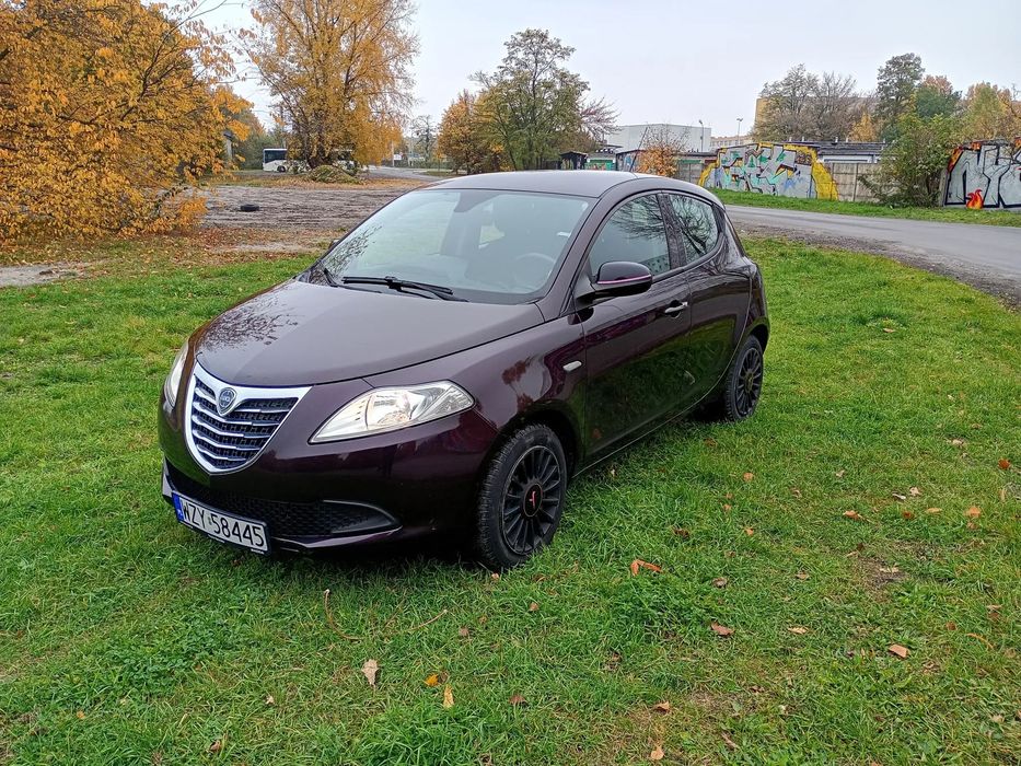 Lancia Ypsilon