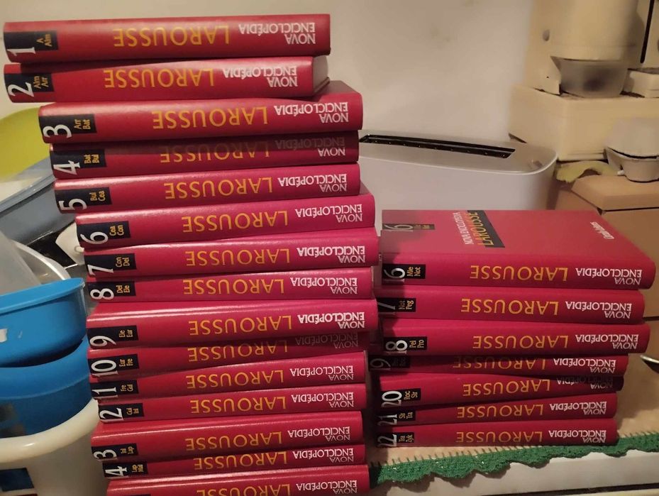 Enciclopédia completa coleção de livros Larousse