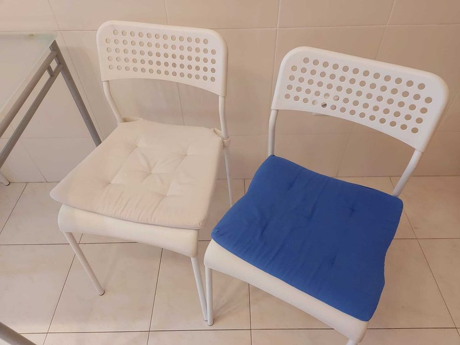 Mesa cozinha e 4 cadeiras IKEA