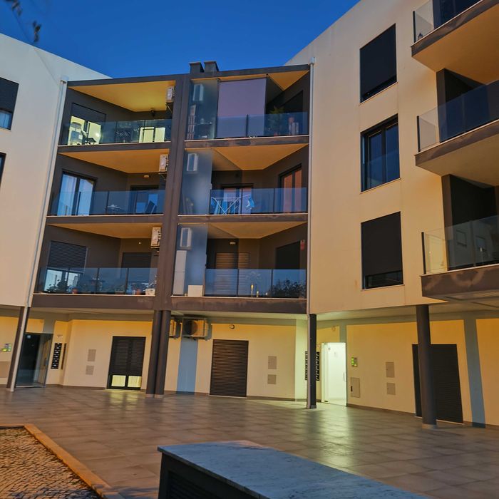T3 EM TORRES VEDRAS  Último piso com elevador e 2 lugares de garagem