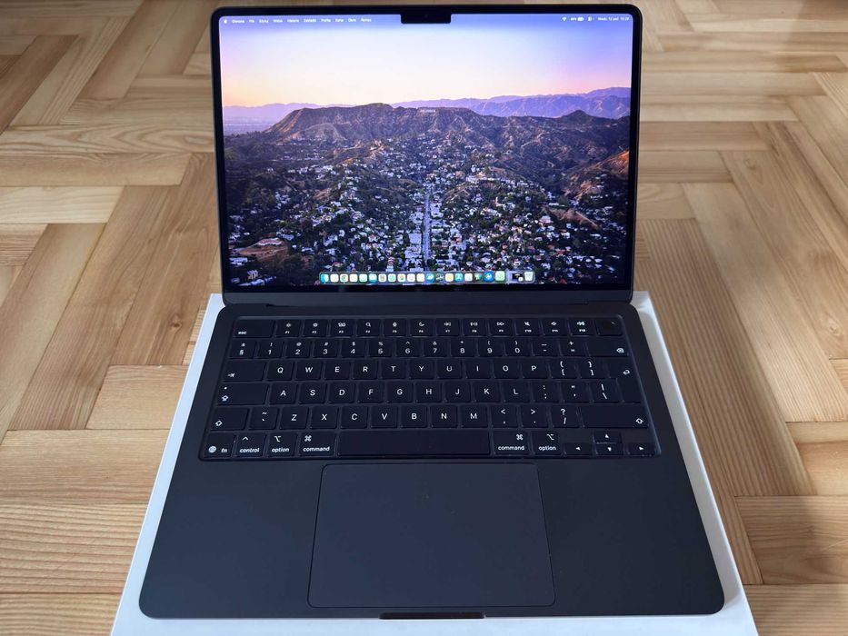MacBook Air 13" M4 16 GB RAM, 256 GB, 100% bateria, Gwarancja