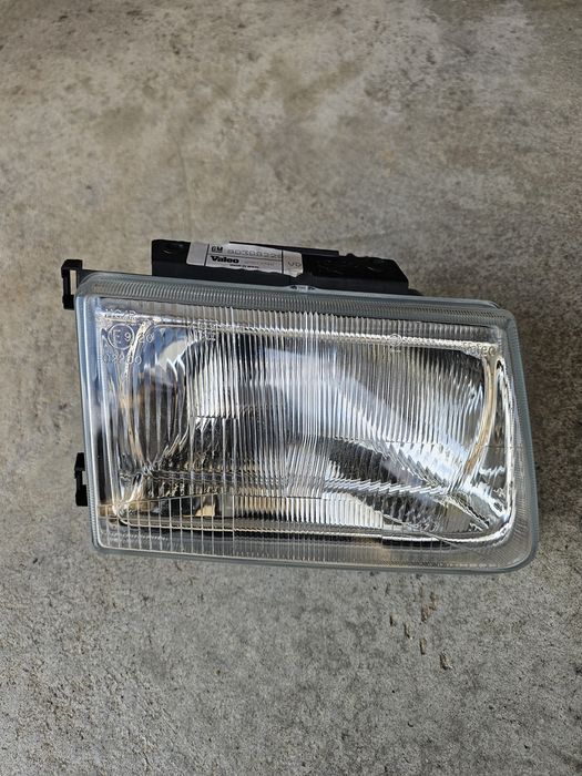 Ótica/ farol novo original VALEO lado direito Opel Corsa-A fase 2 Joy ou GSi