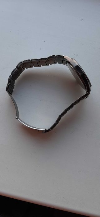 Часы Geoffrey Beene, Япония