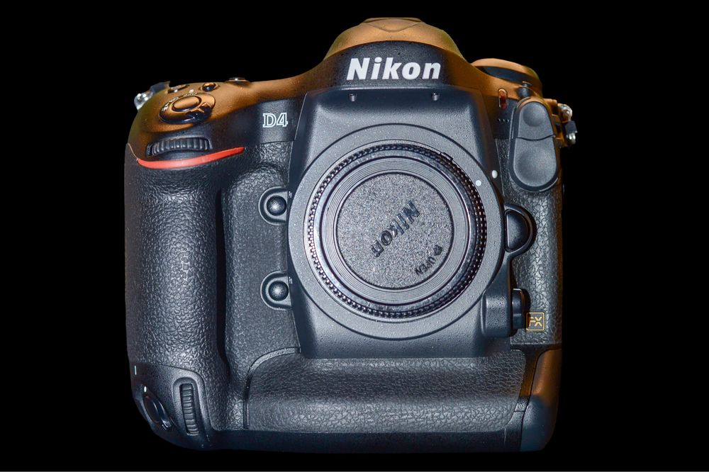 Nikon D4 (Corpo) – Apenas 25 675 actuacões